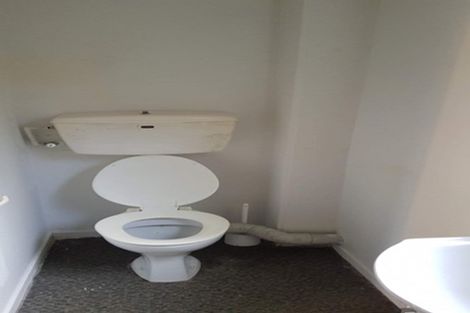 Photo of property in 23 Trias Road, Totara Vale, Auckland, 0629