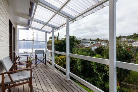 Photo of property in 19 Regent Place, Blagdon, New Plymouth, 4310