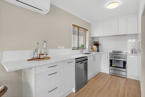 Photo of property in 61d Sabulite Road, Kelston, Auckland, 0602