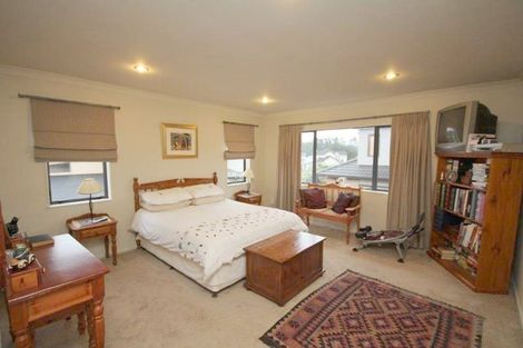 Photo of property in 220 Schnapper Rock Road, Schnapper Rock, Auckland, 0632