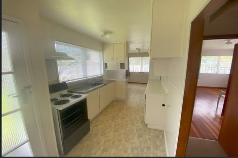 Photo of property in 19 Pendlebury Street, Green Bay, Auckland, 0604