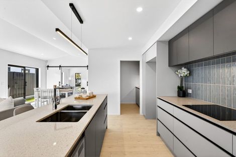 Photo of property in 14 Annie Aranui Drive, Poraiti, 4182