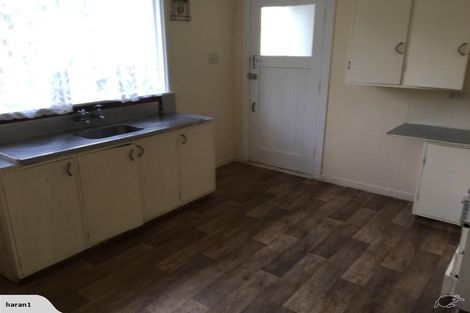 Photo of property in 2/292 Main Road, Tawa, Wellington, 5028