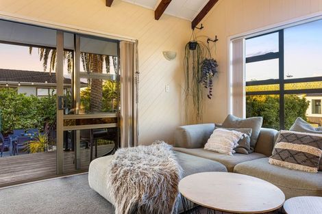 Photo of property in 24 Granville Drive, Massey, Auckland, 0614