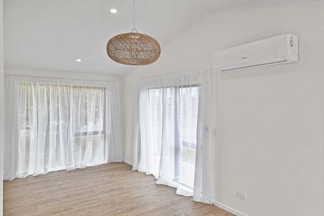 Photo of property in 42 Norfolk Crescent, Otaki Beach, Otaki, 5512