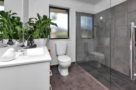 Photo of property in 50 Ocean View Rise, Ruakaka, 0116