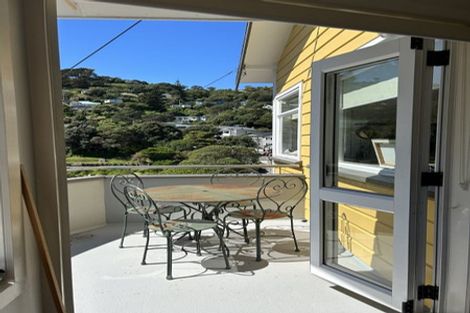Photo of property in 21 Jackson Street, Island Bay, Wellington, 6023
