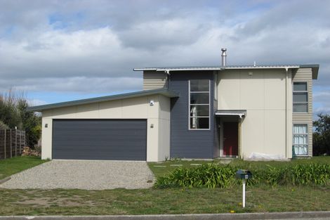Photo of property in 8 James Street, Waikawa Beach, Levin, 5573