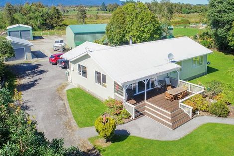 Photo of property in 3 Mcintyre Road, Carters Beach, Westport, 7892