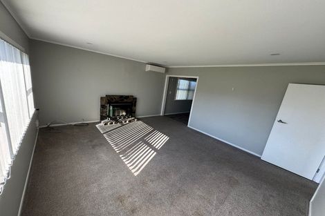 Photo of property in 24 Stokes Avenue, Te Atatu Peninsula, Auckland, 0610