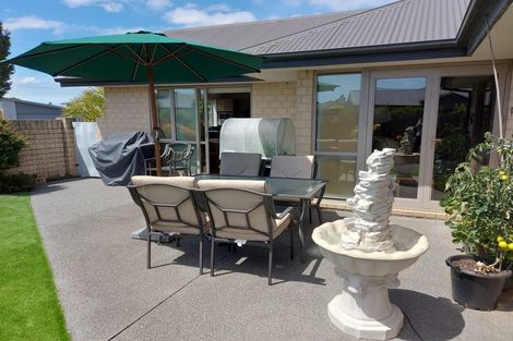 Photo of property in 19 Dunsford Close, Halswell, Christchurch, 8025