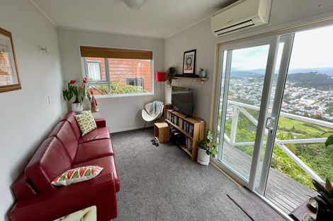 Photo of property in 10 Stormont Place, Kingston, Wellington, 6021