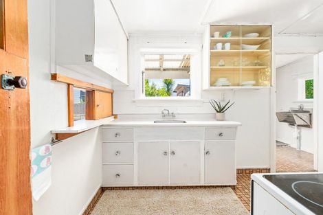 Photo of property in 1 Greenacres Street, Macandrew Bay, Dunedin, 9014