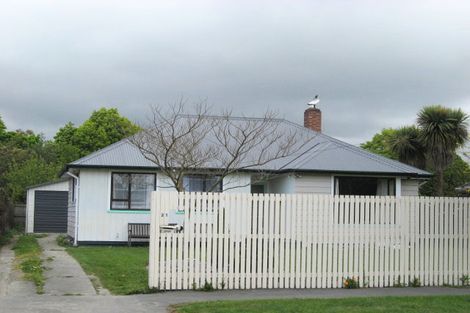 Photo of property in 21 Flay Crescent, Burnside, Christchurch, 8053