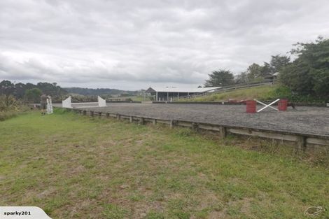 Photo of property in 175 Hanham Road, Kumeu, 0891