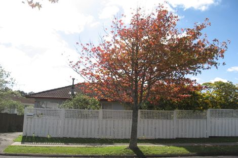 Photo of property in 15 Beechdale Crescent, Pakuranga Heights, Auckland, 2010