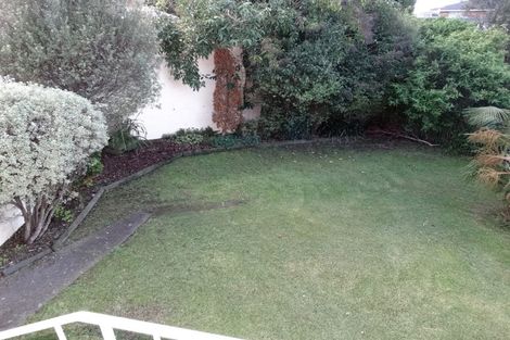 Photo of property in 28 Felgrove Street, Glendene, Auckland, 0602