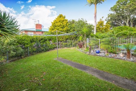 Photo of property in 1 Crystal Avenue, Glendene, Auckland, 0602