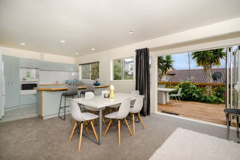 Photo of property in 17a Te Atatu Road, Te Atatu South, Auckland, 0610