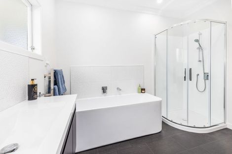 Photo of property in 397 Te Moana Road, Waikanae, 5036