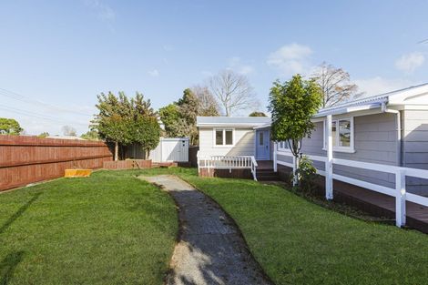 Photo of property in 2/16 Waiari Road, Conifer Grove, Takanini, 2112