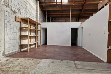 Photo of property in 1/73 Lake Road, Northcote, Auckland, 0627