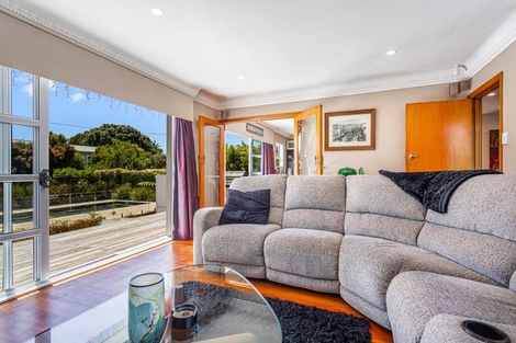 Photo of property in 23 Gloria Avenue, Te Atatu Peninsula, Auckland, 0610