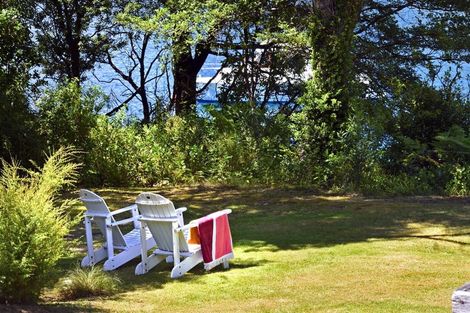 Photo of property in 19 Kamahi Road, Tennyson Inlet, 7195