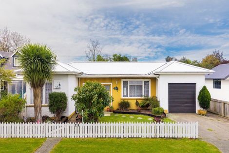 Photo of property in 28 Leonard Street, Waimate, 7924