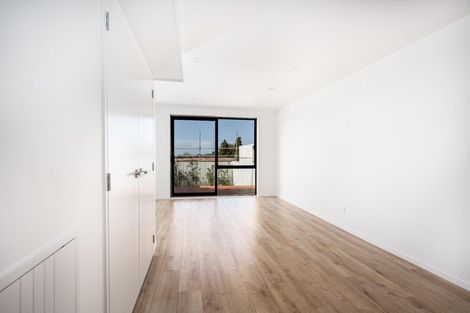 Photo of property in 6/737 East Coast Road, Browns Bay, Auckland, 0630