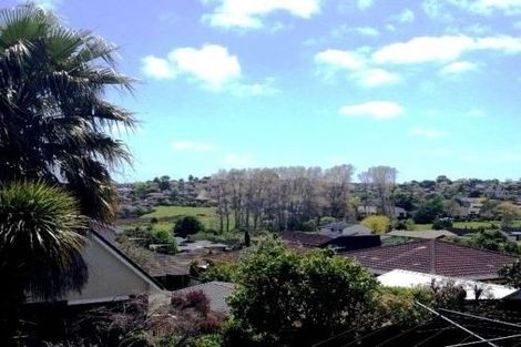 Photo of property in 8 Majesty Place, Half Moon Bay, Auckland, 2012