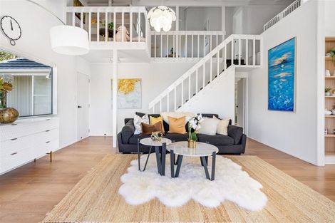 Photo of property in 17 Noeleen Street, Glenfield, Auckland, 0629