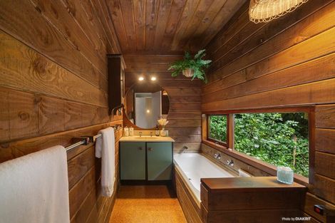 Photo of property in 30 Delhi Crescent, Khandallah, Wellington, 6035