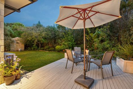 Photo of property in 22 Bur Oak Terrace, Schnapper Rock, Auckland, 0632