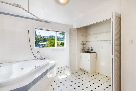 Photo of property in 1 Nisbet Terrace, Kinloch, Taupo, 3377