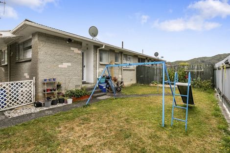 Photo of property in 34b Matthews Road, Wainuiomata, Lower Hutt, 5014