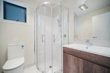 Photo of property in 8 Don Oliver Lane, Glen Eden, 0602