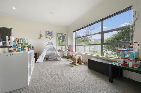 Photo of property in 74 Amesbury Drive, Churton Park, Wellington, 6037