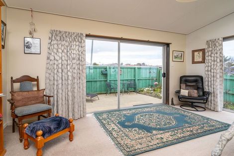 Photo of property in 14 Winston Place, Kew, Dunedin, 9012