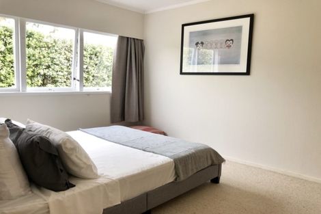 Photo of property in 2/16 Rangitoto Terrace, Milford, Auckland, 0620