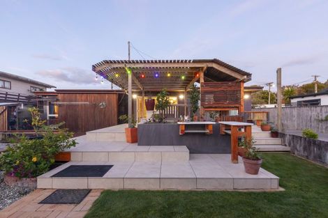 Photo of property in 16 Ruru Road, Otaihanga, Paraparaumu, 5036