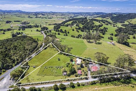 Photo of property in 1610 Paparoa-oakleigh Road, Taipuha, Paparoa, 0571