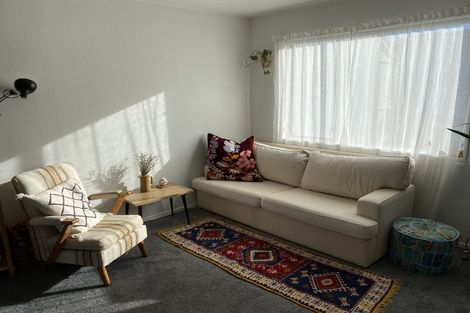 Photo of property in 3/100 Lyall Parade, Lyall Bay, Wellington, 6022