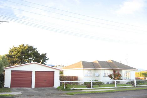 Photo of property in 16 Dittmer Street, Otaki, 5512