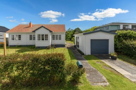 Photo of property in 15 Ngatai Road, Otumoetai, Tauranga, 3110