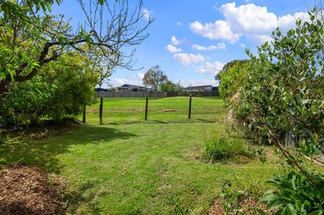 Photo of property in 25 Felgrove Street, Glendene, Auckland, 0602