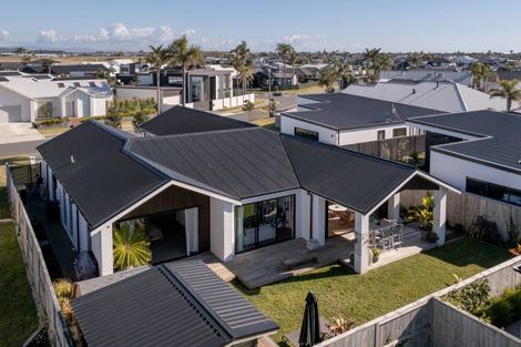 Photo of property in 37 Colpoma Close, Papamoa Beach, Papamoa, 3118