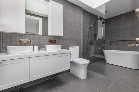 Photo of property in 14 Rotorua Grove, Aotea, Porirua, 5024