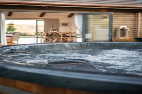 Photo of property in 1147b Lake Hawea-albert Town Road, Albert Town, Wanaka, 9382