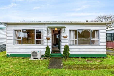 Photo of property in 12 Mills Street, Eltham, 4322